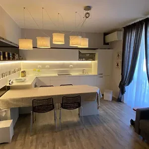 https://desenzano-luxury-apartment.it-lombardy.com